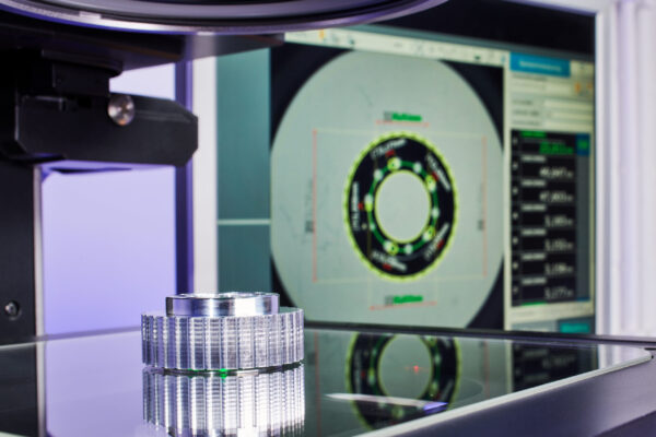 2021-03-Sievers-Zahnscheiben13394Reportage-Messen3-farbkorrigiert 2021-03-Sievers-Zahnscheiben13394Reportage-Messen3-farbkorrigiert